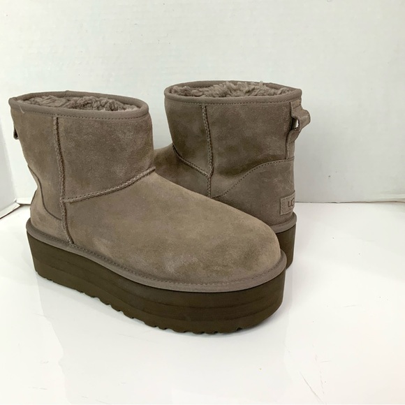 New UGG Sz 11 Classic Mini Platform Smoke Plume Gray Suede Short Boots Booties